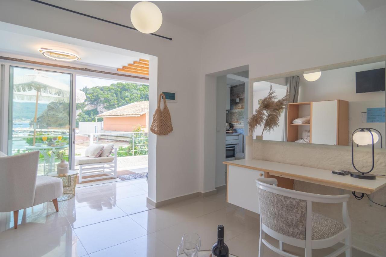 Tango Apartment On The Beach ปาเลโอกัสไตรซา ภายนอก รูปภาพ