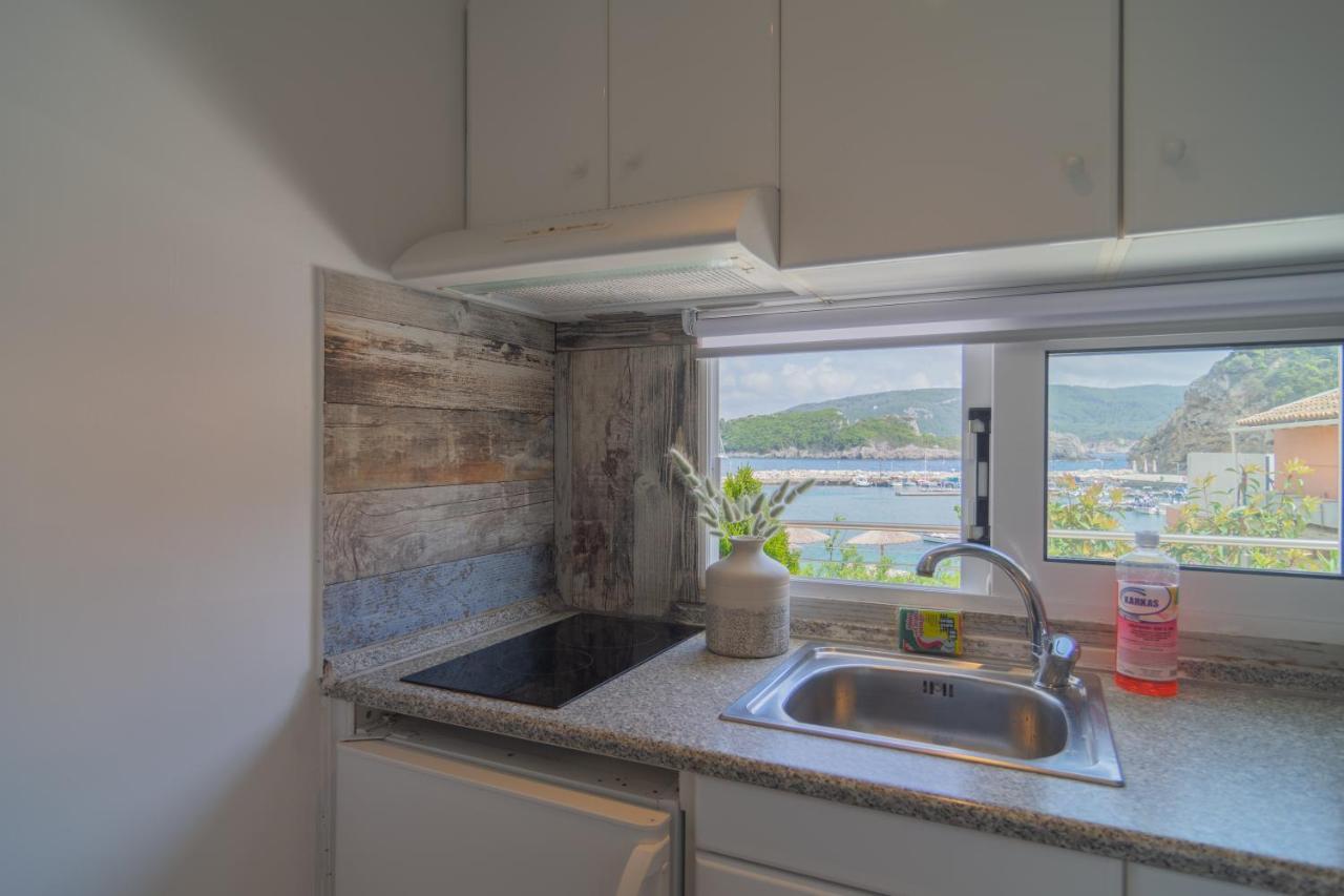 Tango Apartment On The Beach ปาเลโอกัสไตรซา ภายนอก รูปภาพ