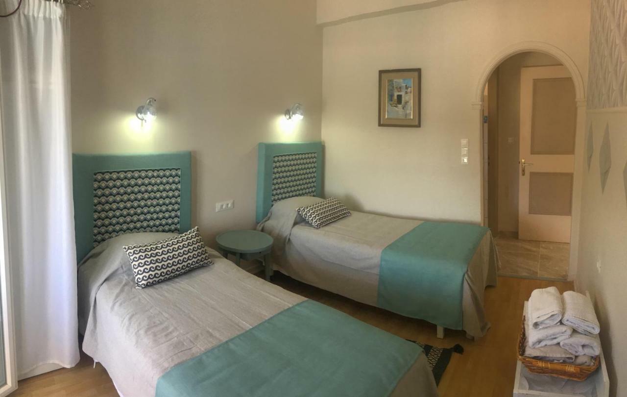 Tango Apartment On The Beach ปาเลโอกัสไตรซา ภายนอก รูปภาพ