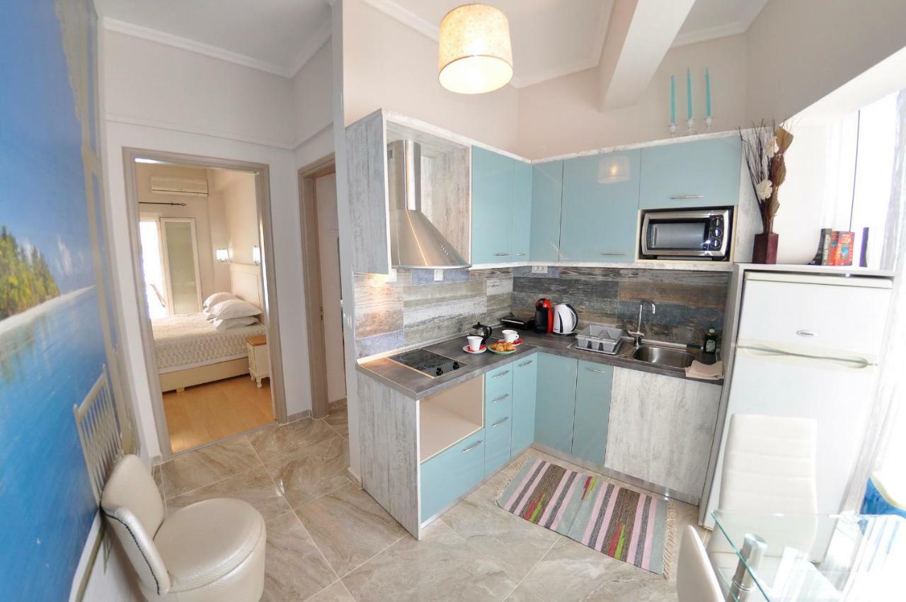 Tango Apartment On The Beach ปาเลโอกัสไตรซา ภายนอก รูปภาพ