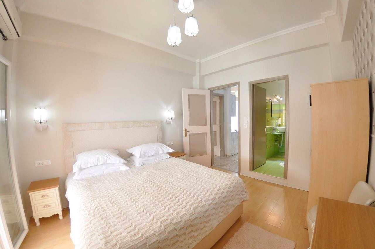 Tango Apartment On The Beach ปาเลโอกัสไตรซา ภายนอก รูปภาพ