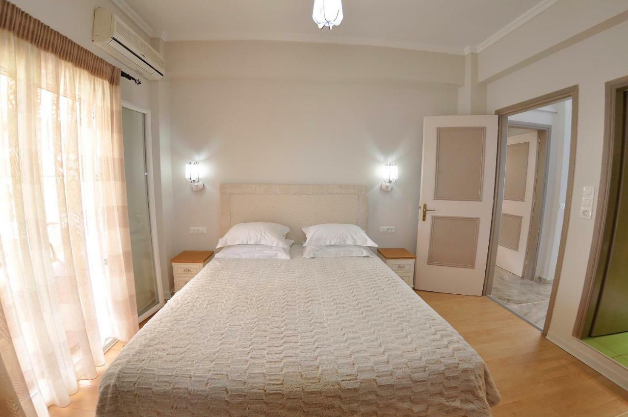 Tango Apartment On The Beach ปาเลโอกัสไตรซา ภายนอก รูปภาพ